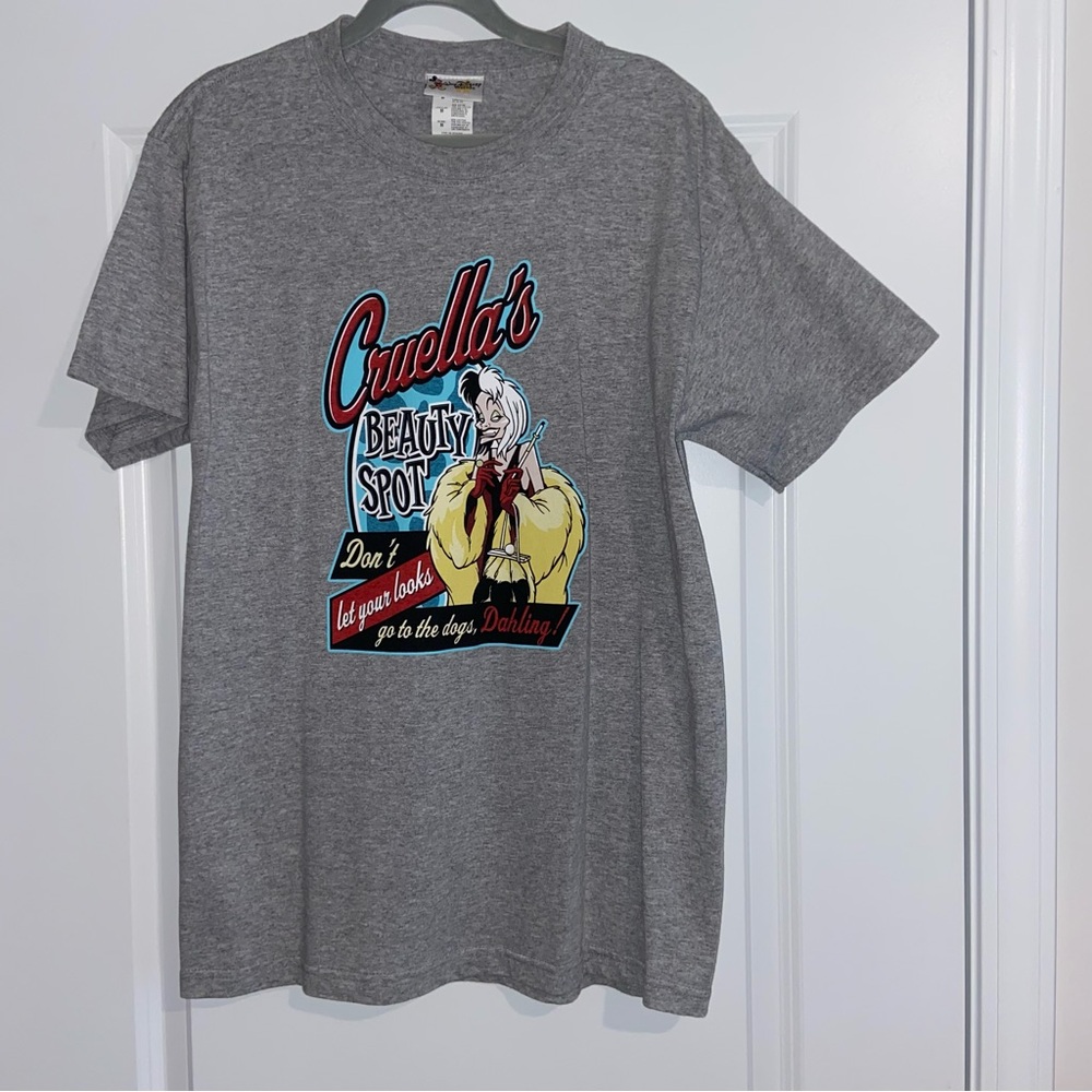 Vintage 90’s Cruella’s Beauty Spot T-Shirt Women’s Size Medium Disney World Tee